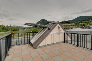 Photo 11: 321 41105 TANTALUS ROAD in Squamish: Tantalus Condo for sale : MLS®# R2165700