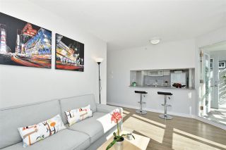 Photo 4: 2409 438 SEYMOUR Street in Vancouver: Downtown VW Condo for sale in "CONFERENCE PLAZA" (Vancouver West)  : MLS®# R2003999