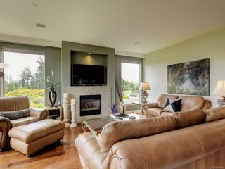 Photo 3: 201 3223 Selleck Way in Colwood: Co Lagoon Condo for sale : MLS®# 930513