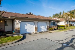 Photo 3: 24 2023 WINFIELD Drive in Abbotsford: Abbotsford East Townhouse for sale in "Meadowview" : MLS®# R2751274