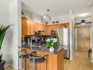 Photo 3: 103 2688 VINE Street in Vancouver West: Home for sale : MLS®# V1115409