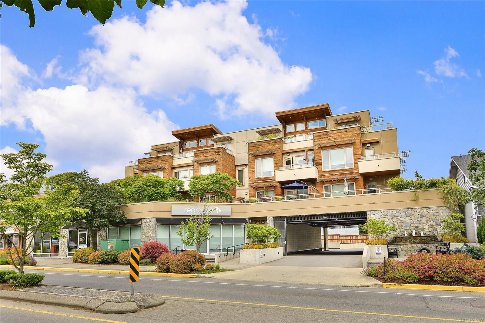 Main Photo: 208 7161 West Saanich Rd in Central Saanich: CS Brentwood Bay Condo for sale : MLS®# 910277