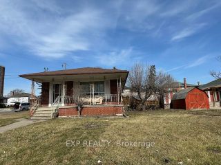 Photo 3: 74 William Cragg Drive in Toronto: Downsview-Roding-CFB House (Bungalow) for sale (Toronto W05)  : MLS®# W8178184