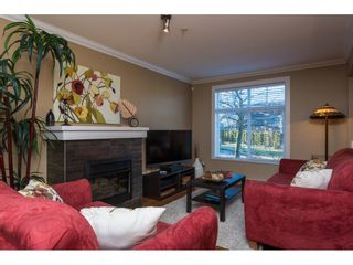 Photo 3: 2 15833 26 Avenue in Surrey: Grandview Surrey Townhouse for sale in "THE BROWNSTONES" (South Surrey White Rock)  : MLS®# R2134321