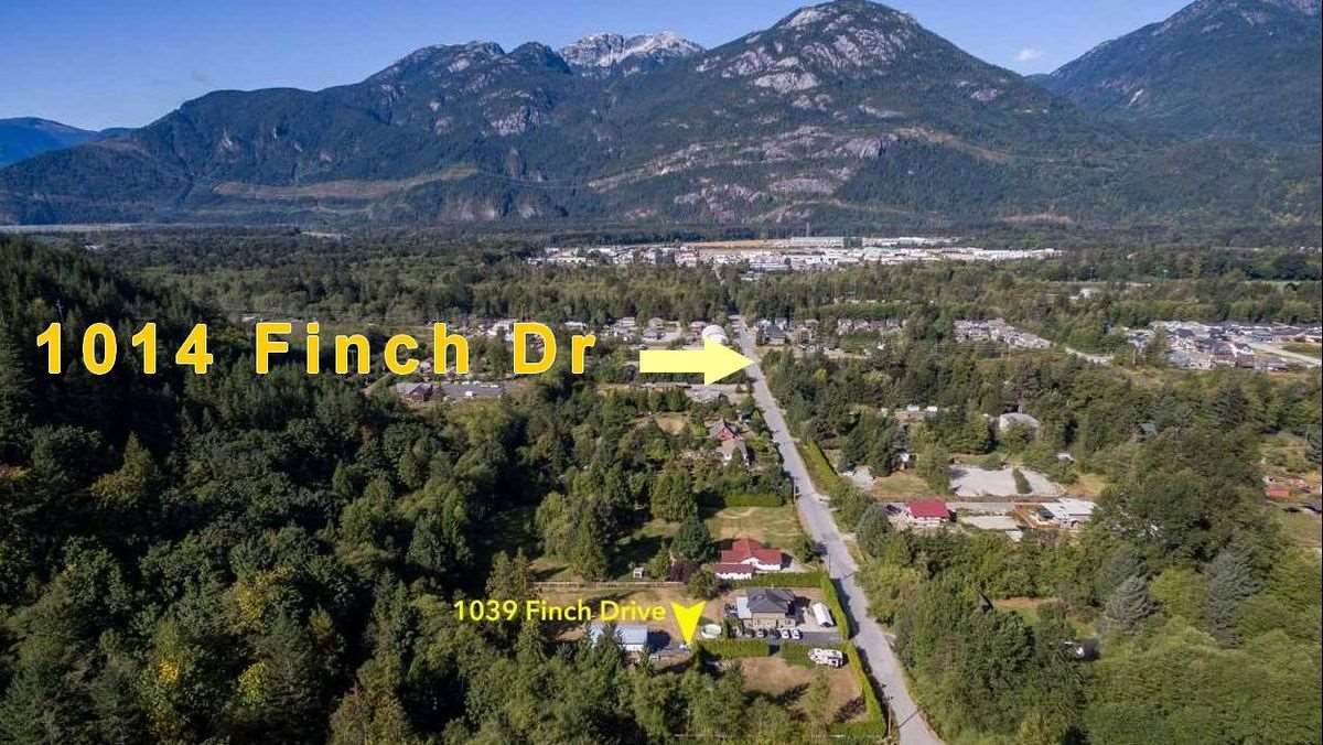 Main Photo: 1014 FINCH Drive in Squamish: Brennan Center House for sale : MLS®# R2497146