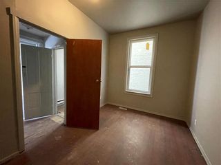 Photo 9: 56 Kate Street in Winnipeg: Weston Residential for sale (5A)  : MLS®# 202218322