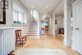 Photo 2: 423 GLENCAIRN AVE in Toronto: House for sale : MLS®# C8242038