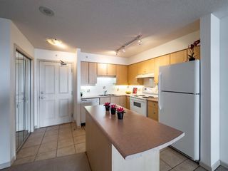 Photo 14: 304 650 10 Street SW in Calgary: Downtown West End Apartment for sale : MLS®# A1194822