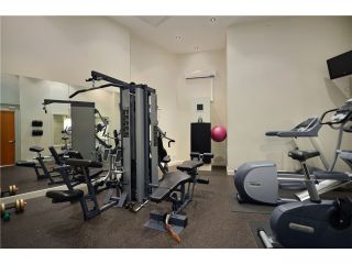 Photo 9: 402 175 W 2ND Street in North Vancouver: Lower Lonsdale Condo for sale in "VENTANA" : MLS®# V933531