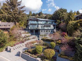 Main Photo: 1365 CAMMERAY Road in West Vancouver: Chartwell House for sale in "Chartwell" : MLS®# R2684738