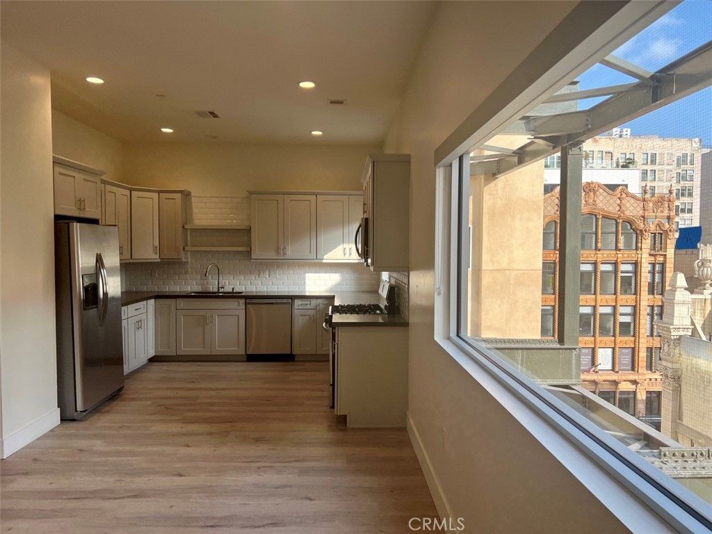 Main Photo: 314 6th Unit 609 in Los Angeles: Residential Lease for sale (C42 - Downtown L.A.)  : MLS®# SR23089951