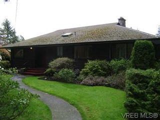 Photo 1: 2505 Arbutus Rd in VICTORIA: SE Cadboro Bay House for sale (Saanich East)  : MLS®# 568551