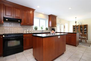 Photo 4: 15452 KILKEE PLACE in Surrey: Sullivan Station House for sale : MLS®# R2111353