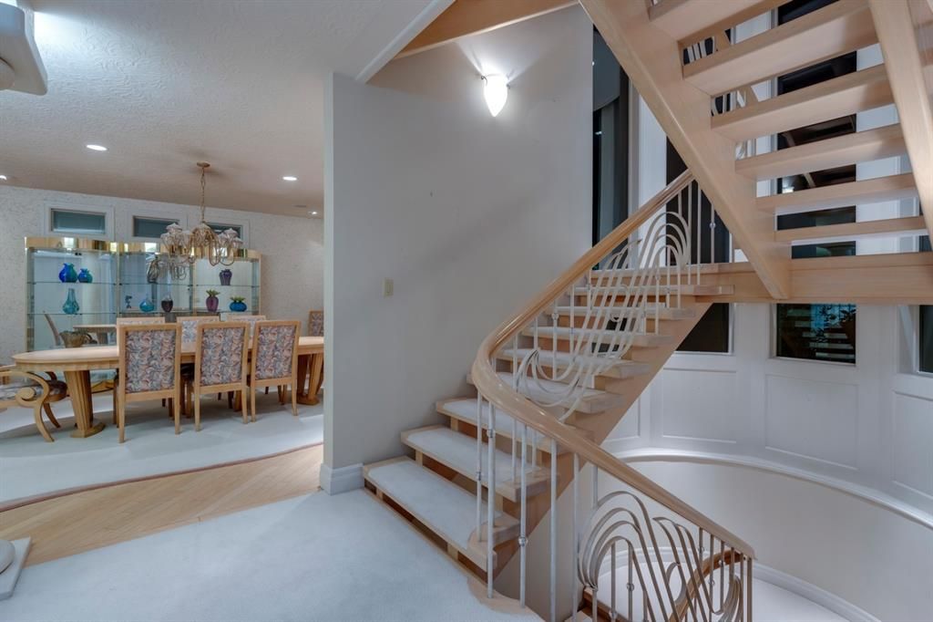 Photo 18: Photos: 118 Crescent Road NW in Calgary: Crescent Heights Detached for sale : MLS®# A1195996