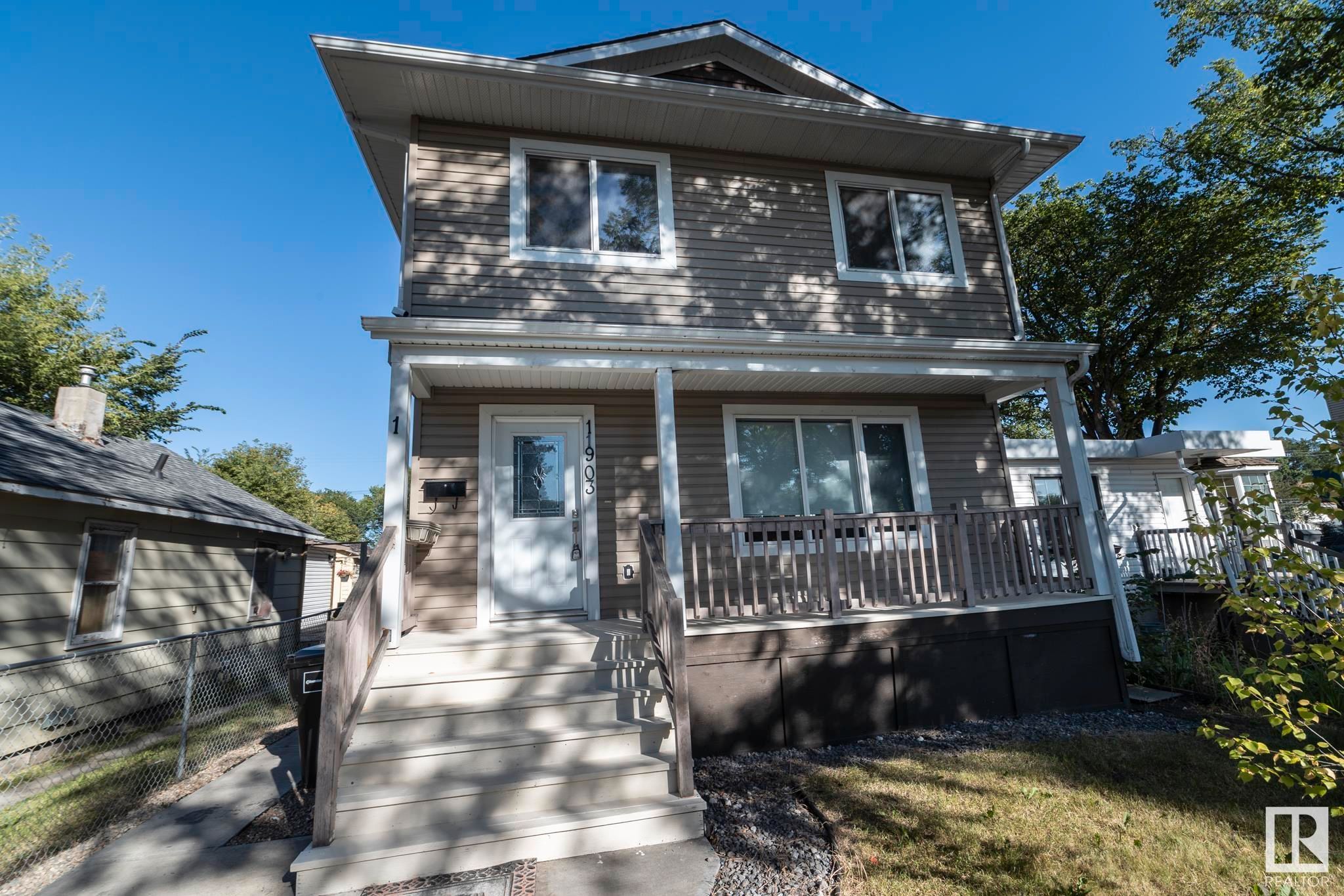 Main Photo: 1 11903 63 Street in Edmonton: Zone 06 House Half Duplex for sale : MLS®# E4311667