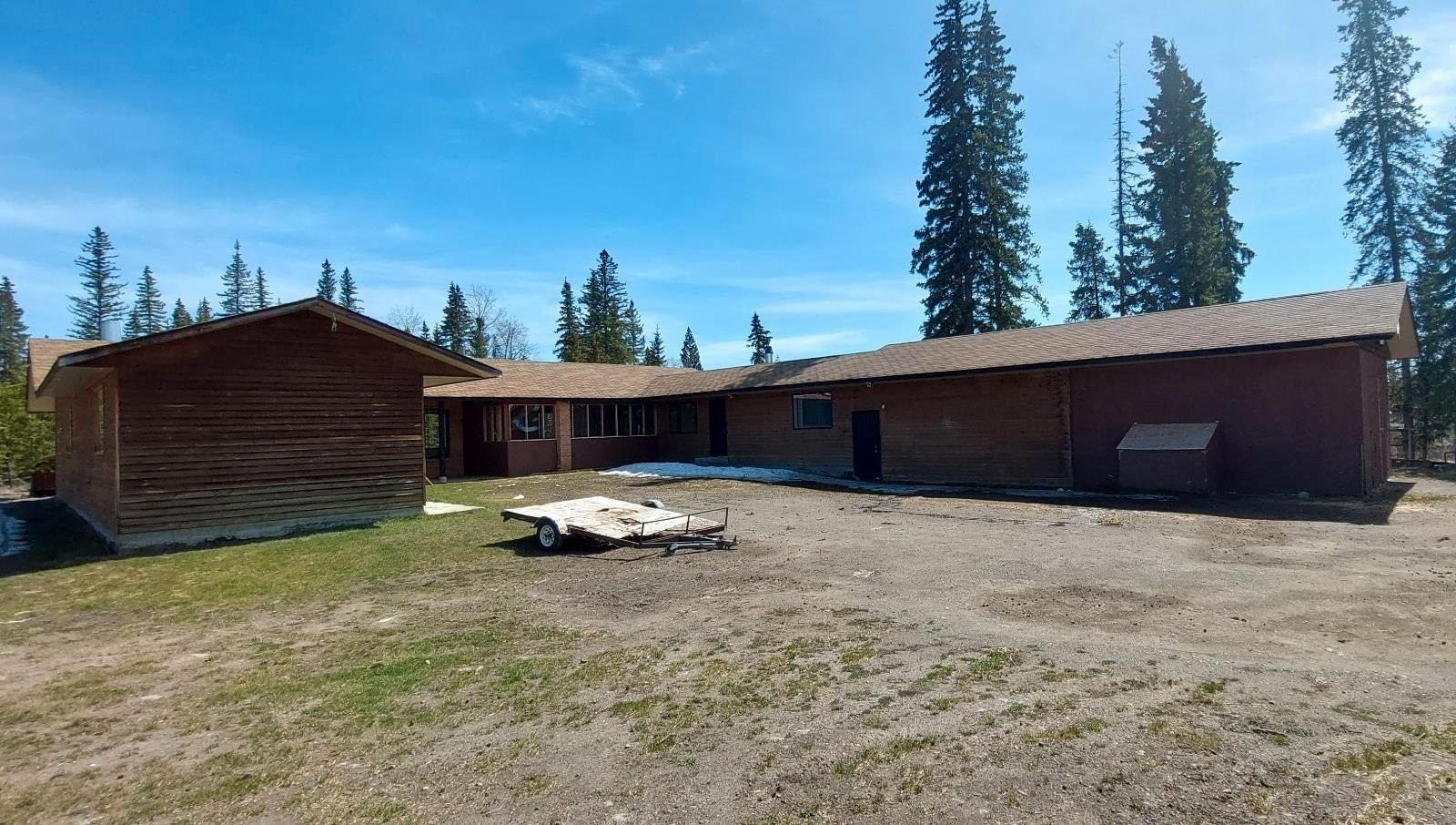 Main Photo: 7165 CARIBOO 97 Highway in 100 Mile House: Lone Butte House for sale : MLS®# R2805818