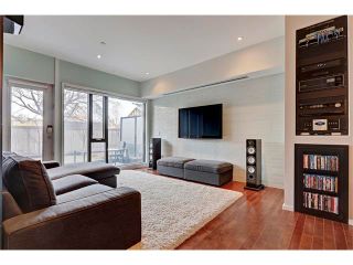 Photo 8: 105 414 MEREDITH Road NE in Calgary: Crescent Heights Condo for sale : MLS®# C4050218