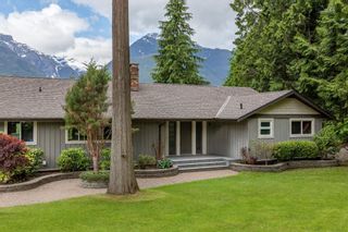 Photo 2: 40182 BILL'S Place in Squamish: Garibaldi Highlands House for sale : MLS®# R2700852