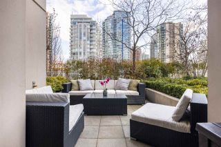 Photo 15: 409 822 SEYMOUR Street in Vancouver: Downtown VW Condo for sale in "L'Aria" (Vancouver West)  : MLS®# R2444426