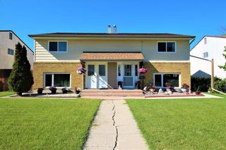 Photo 1: 13 Canberra Road in Winnipeg: Windsor Park Residential for sale (2G)  : MLS®# 202217097