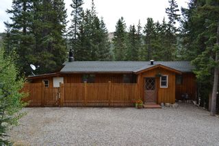 Main Photo: 809 Peterson Drive in Alma: House for sale : MLS®# 9022959