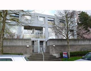 Photo 1: 3067 E KENT NORTH Avenue in Vancouver: Fraserview VE Townhouse for sale in "PHOENIX" (Vancouver East)  : MLS®# V702505