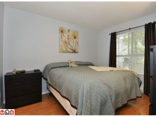 Photo 6: 105 10186 155TH Street in Surrey: Guildford Condo for sale in "SOMMERSET" (North Surrey)  : MLS®# F1210204