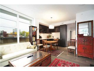 Photo 2: 401 2550 SPRUCE Street in Vancouver: Fairview VW Condo for sale in "SPRUCE" (Vancouver West)  : MLS®# V1032685