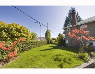 Photo 10: 4725 CLARENDON Street in Vancouver: Collingwood VE House for sale (Vancouver East)  : MLS®# V709852