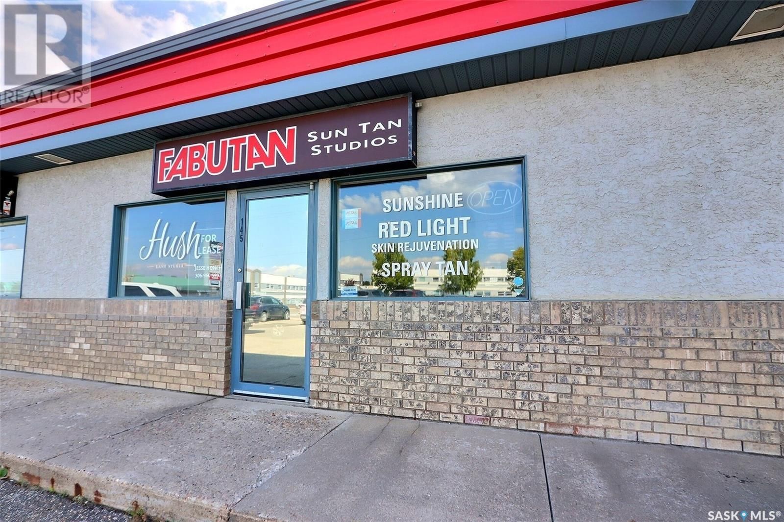 Main Photo: 145 15th STREET E in Prince Albert: Retail for lease : MLS®# SK944576