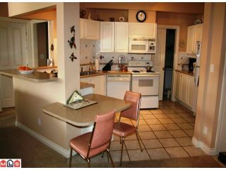 Photo 3: 309 34101 OLD YALE Road in Abbotsford: Central Abbotsford Condo for sale in "YALE TERRACE" : MLS®# F1008524