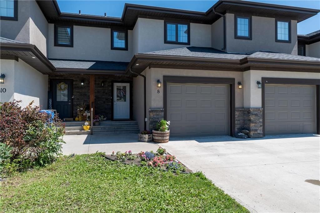 Main Photo: 8 Landsbury Terrace in Niverville: Fifth Avenue Estates Residential for sale (R07)  : MLS®# 202217489