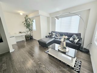 Photo 4: 1950 Donald Cousens Parkway in Markham: Cornell House (3-Storey) for sale : MLS®# N8033452