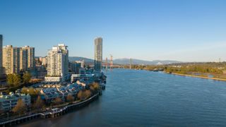 Photo 2: 1105 1235 QUAYSIDE Drive in New Westminster: Quay Condo for sale in "RIVIERA" : MLS®# R2871247