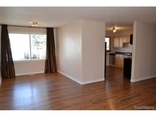 Photo 7: 3 Oliver CRES in Saskatoon: Greystone Heights Single Family Dwelling for sale (Saskatoon Area 02)  : MLS®# 470115