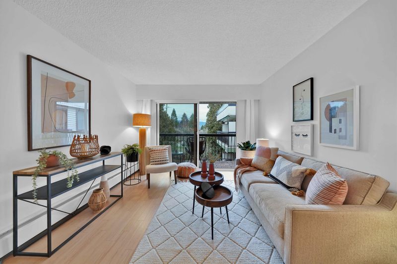 FEATURED LISTING: 306 - 2033 7TH Avenue West Vancouver