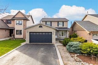 Photo 1: 680 Rexford Drive in Hamilton: House for sale : MLS®# H4191165