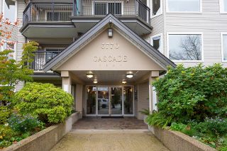 Photo 2: 318 3770 MANOR Street in Burnaby: Central BN Condo for sale in "CASCADE WEST" (Burnaby North)  : MLS®# R2628900