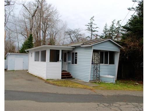 Main Photo: 10 1201 Craigflower Rd in VICTORIA: VR Glentana Manufactured Home for sale (View Royal)  : MLS®# 749019