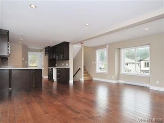 Photo 4: 974 Rattanwood Pl in VICTORIA: La Happy Valley Row/Townhouse for sale (Langford)  : MLS®# 621552