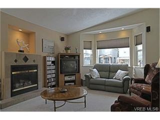 Photo 2:  in VICTORIA: La Mill Hill House for sale (Langford)  : MLS®# 455546