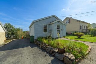Photo 2: 22 Adelaide Avenue in Fairview: 6-Fairview Residential for sale (Halifax-Dartmouth)  : MLS®# 202319789
