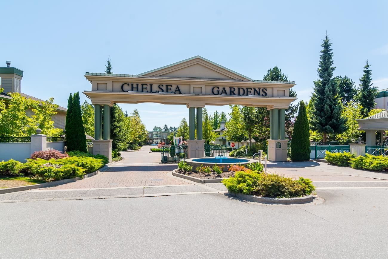 Main Photo: 206 13888 70 Avenue in Surrey: East Newton Townhouse for sale in "Chelsea Gardens" : MLS®# R2680460