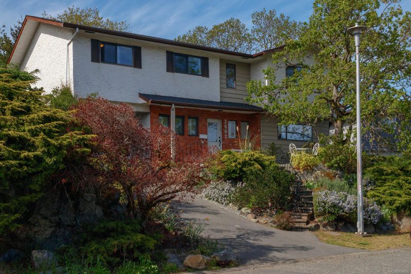 FEATURED LISTING: 3662 Dartmouth Pl Saanich