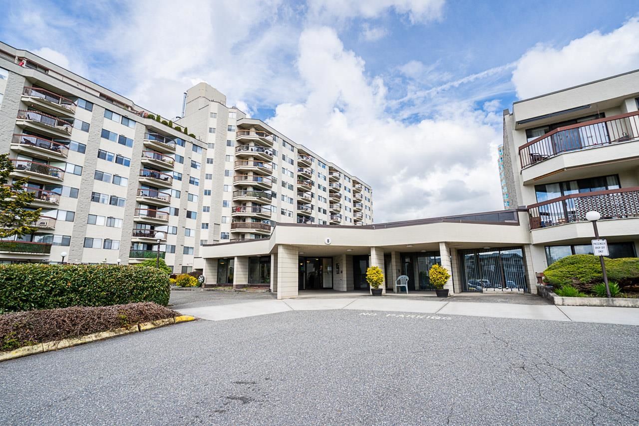 Main Photo: 715 31955 OLD YALE Road in Abbotsford: Abbotsford West Condo for sale in "EVERGREEN VILLAGE" : MLS®# R2878584