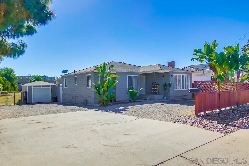 Main Photo: SAN DIEGO House for sale : 4 bedrooms : 6841 Amherst St