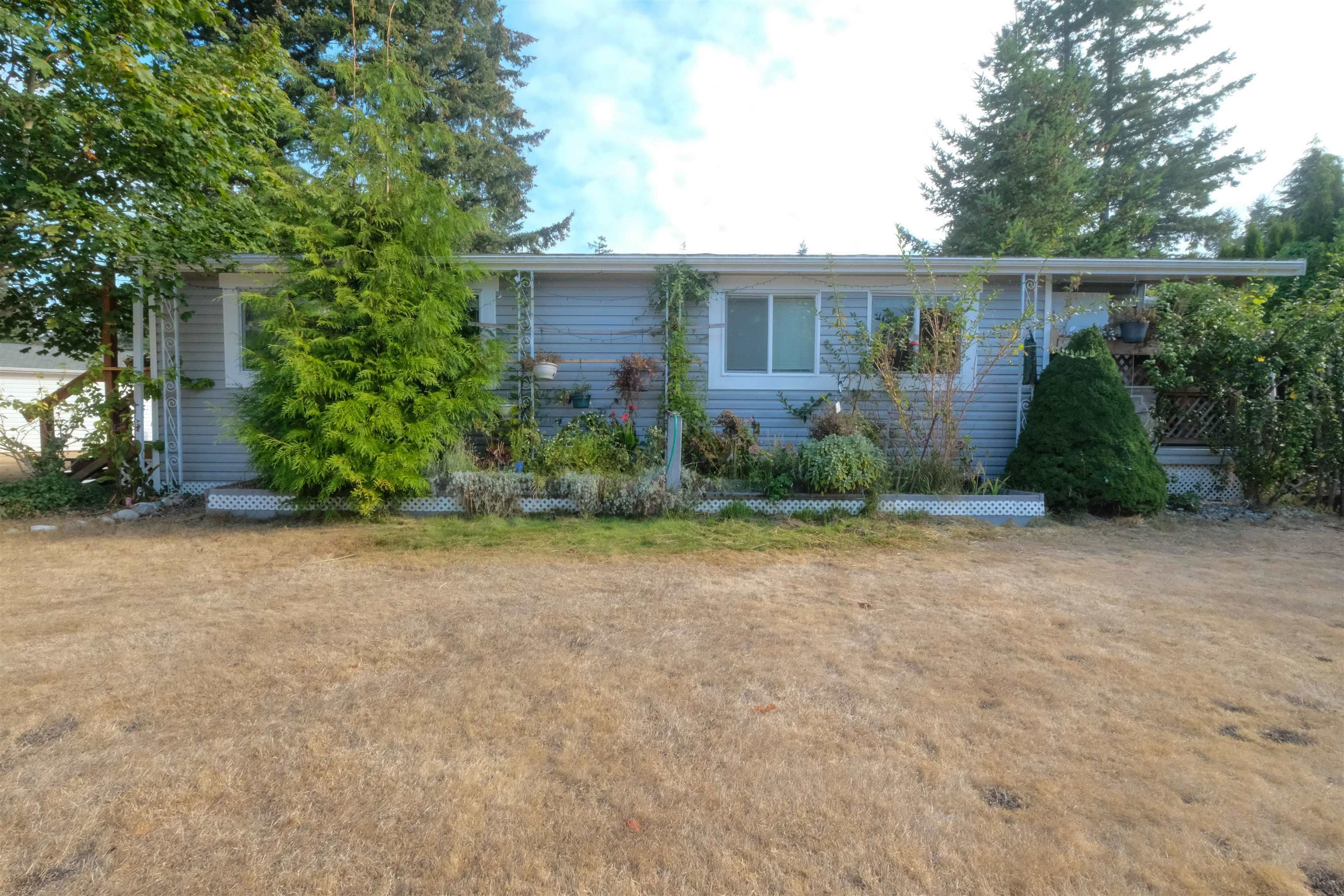 Main Photo: 3 20071 24 Avenue in Langley: Brookswood Langley Manufactured Home for sale : MLS®# R2774727