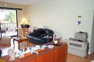 Photo 3: 131 W 4TH Street in North Vancouver: Lower Lonsdale Condo for sale in "NOTTINGHAM PLACE" : MLS®# V626584