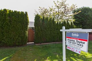 Photo 3: 1980 140 Street in Surrey: Sunnyside Park Surrey House for sale in "OCEAN BLUFF" (South Surrey White Rock)  : MLS®# R2058362