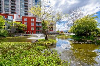 Main Photo: 116 3 RENAISSANCE Square in New Westminster: Quay Condo for sale in "THE LIDO" : MLS®# R2879384